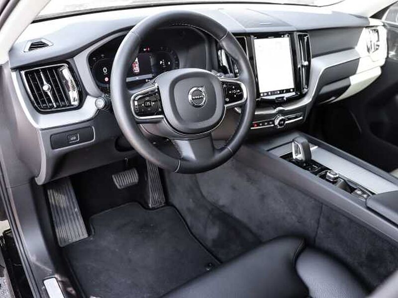 Volvo XC60 Plus Dark 2WD B4 Benzin EU6d StandHZG AHK digitales Cockpit Memory Sitze Soundsy