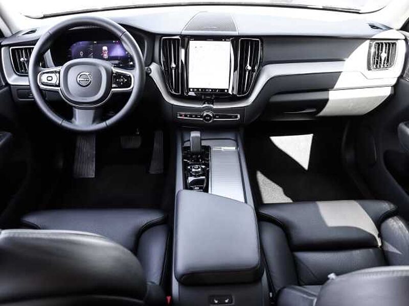 Volvo XC60 Plus Dark 2WD B4 Benzin EU6d StandHZG AHK digitales Cockpit Memory Sitze Soundsy