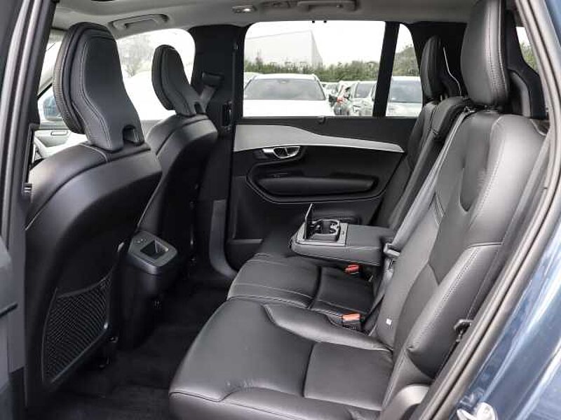 Volvo XC90 B5 Diesel AWD Plus Bright 7-Sitzer Pano AHK Luftfahrw. Allrad Luftfederung AD St