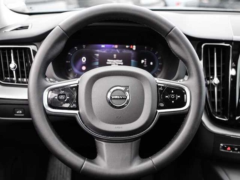 Volvo XC60 2WD EU6d B4 Benzin Plus Dark Leder digitales Cockpit Memory Sitze Soundsystem Ha