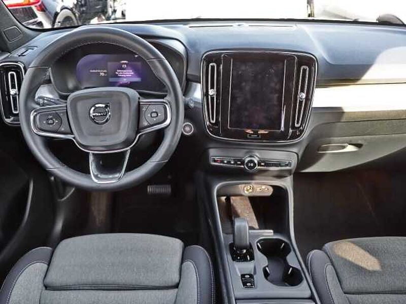 Volvo XC40 Core 2WD B3 EU6d Navi digitales Cockpit Soundsystem LED Scheinwerferreg. El. Hec