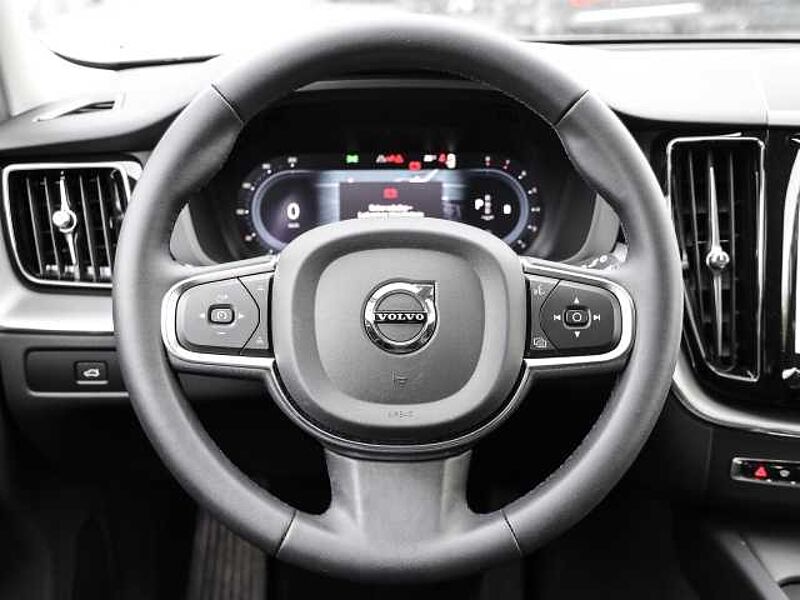 Volvo XC60 Core 2WD B4 Benzin EU6d digitales Cockpit Soundsystem LED Scheinwerferreg.