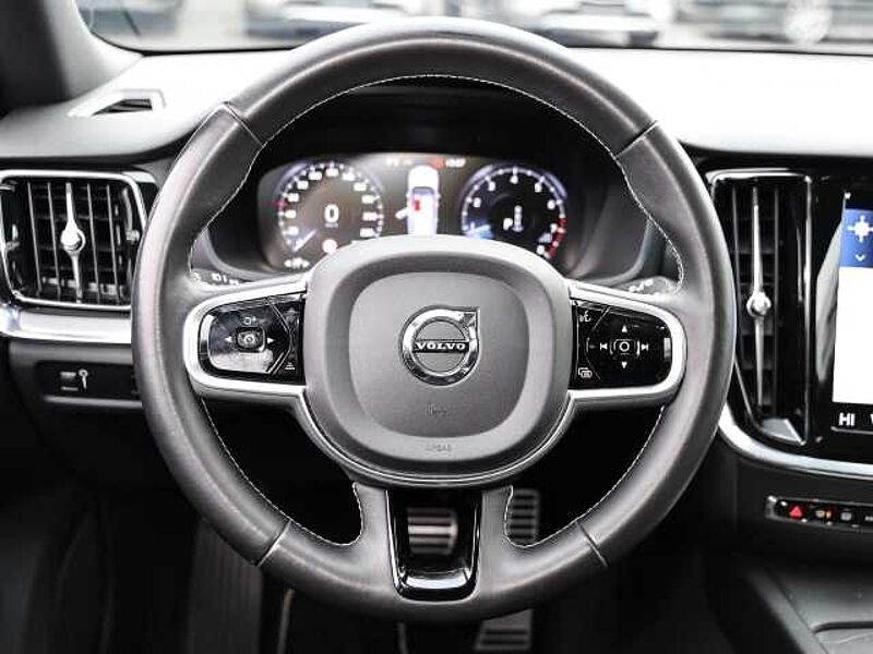 Volvo V60 Kombi R Design B5 Benzin EU6d Navi digitales Cockpit Memory Sitze Soundsystem