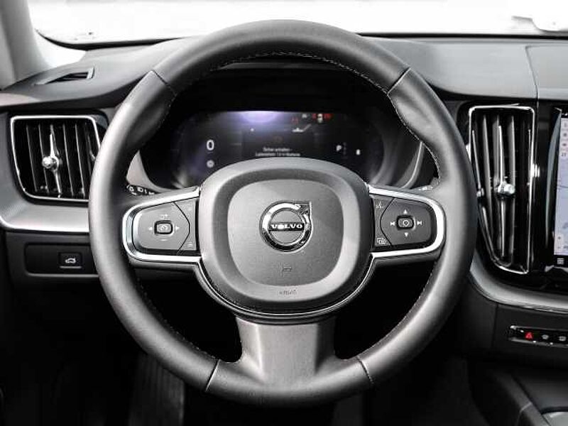 Volvo XC60 Core 2WD B4 Benzin EU6d digitales Cockpit Memory Sitze Soundsystem LED Scheinwer