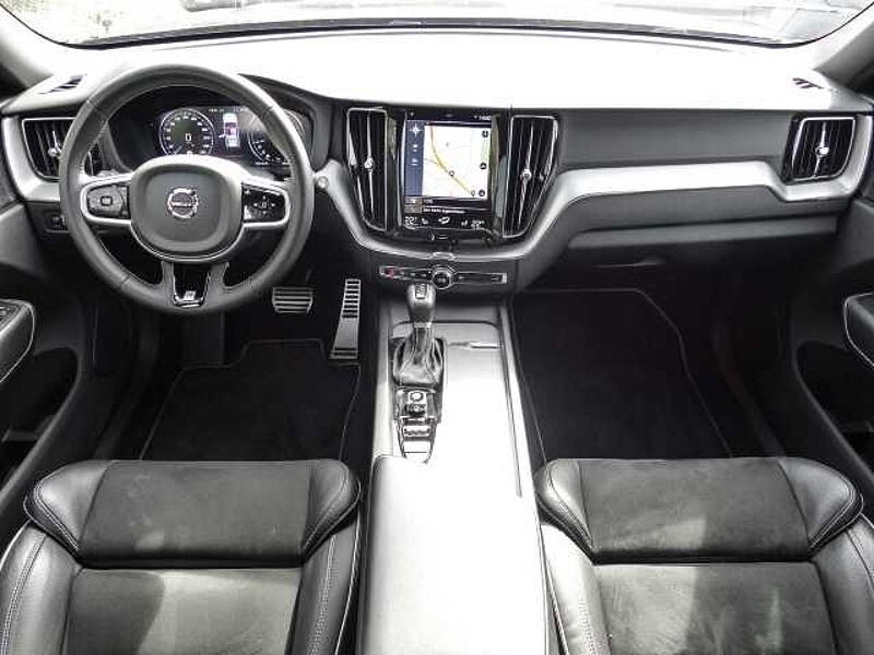 Volvo XC60 R Design 2WD T5 EU6d-T Navi digitales Cockpit Soundsystem HarmanKardon LED Kurve