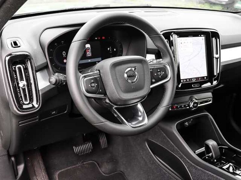 Volvo XC40 Plus Dark 2WD B3 EU6d Navi digitales Cockpit Memory Sitze Soundsystem HarmanKard