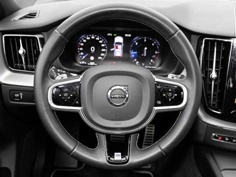 Volvo XC60 R Design 2WD D4 EU6d-T Navi digitales Cockpit Memory Sitze Soundsystem HarmanKar