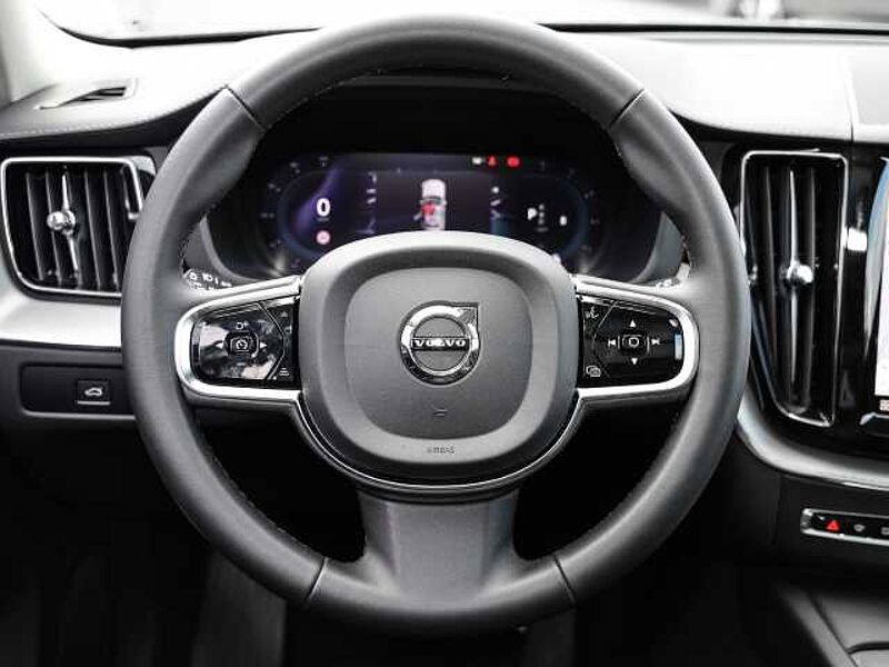 Volvo XC60 Ultimate Dark 2WD B4 Diesel EU6d HUD AD digitales Cockpit Memory Sitze Soundsyst