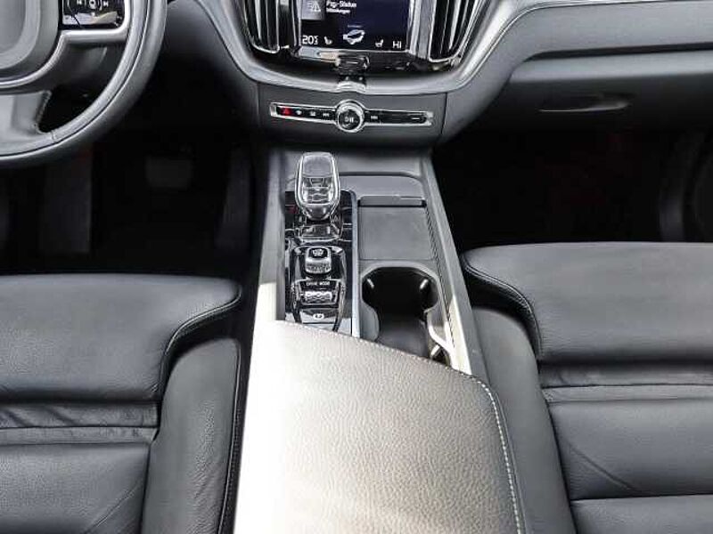 Volvo XC60 Inscription AWD B5 Benzin EU6d Allrad HUD StandHZG Navi Leder digitales Cockpit