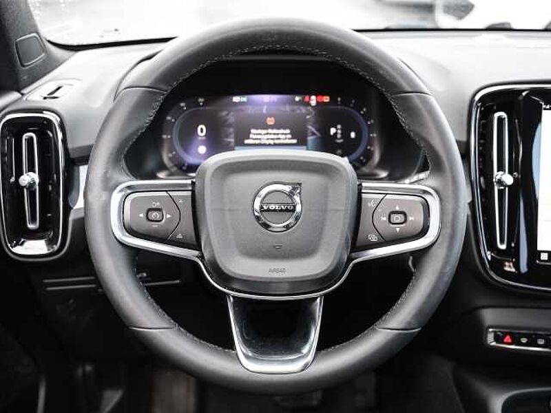 Volvo XC40 Plus Dark 2WD B3 EU6d digitales Cockpit Memory Sitze Soundsystem HarmanKardon LE