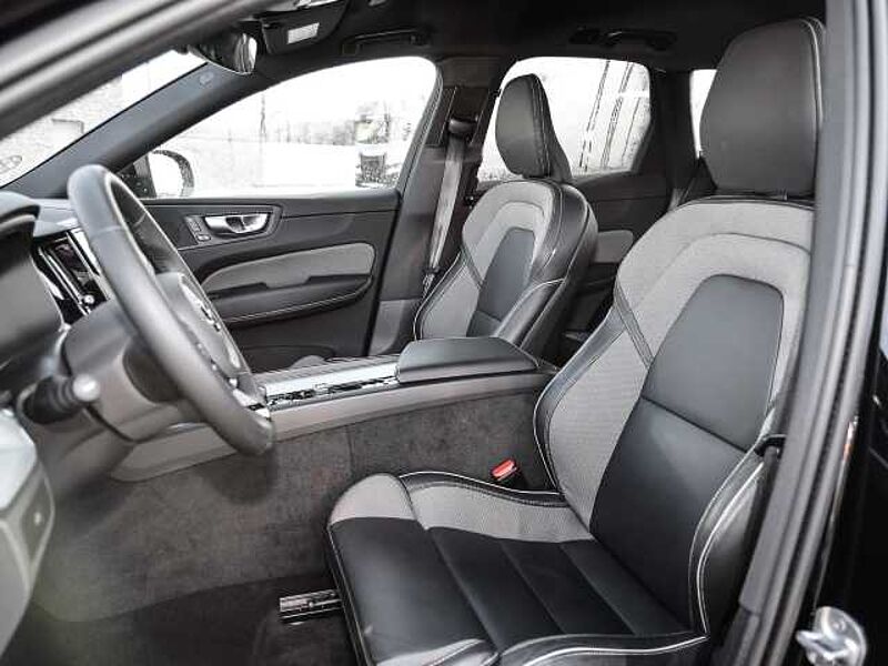 Volvo XC60 Plus Dark AWD B4 Diesel EU6d Allrad Leder digitales Cockpit Memory Sitze Soundsy