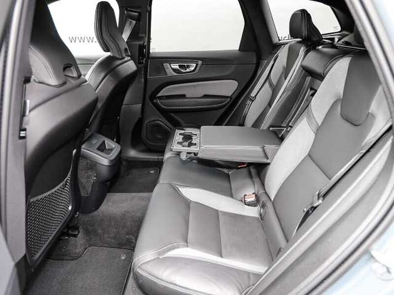 Volvo XC60 Plus Dark AWD B5 Benzin EU6d Allrad Leder digitales Cockpit Memory Sitze Soundsy