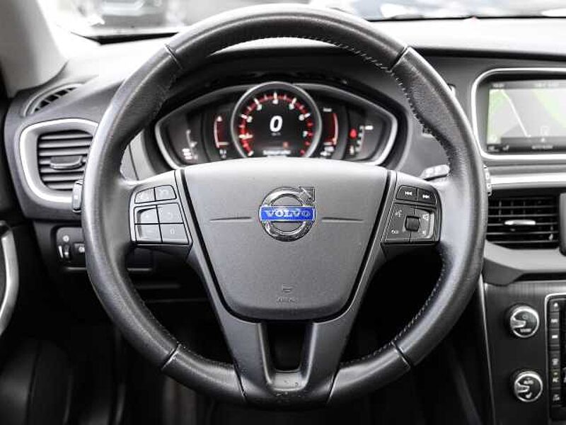 Volvo V40 You! T2 1.5 Navi Kamera digitales Cockpit Soundsystem Dyn. Kurvenlicht Mehrzonen